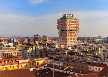Nuova sede milanese in via Larga